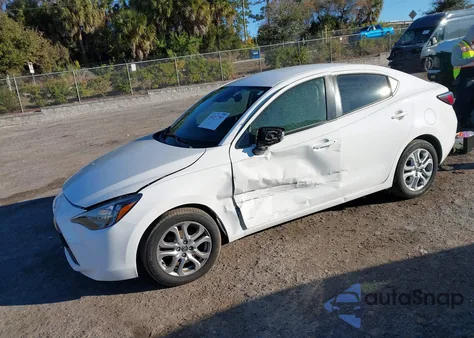 2018 Toyota Yaris Ia z USA, uszkodzony, nr VIN 3MYDLBYV5JY333405